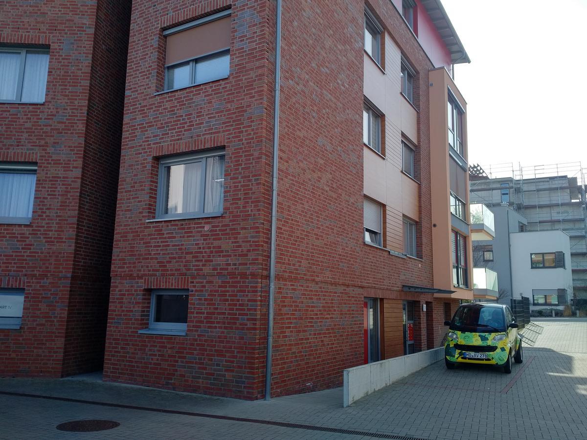 Aaron - Privatunterkunft Magdeburg Exteriör bild