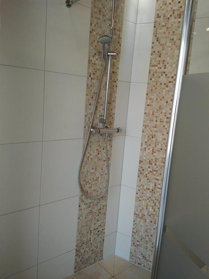 Aaron - Privatunterkunft Magdeburg Exteriör bild