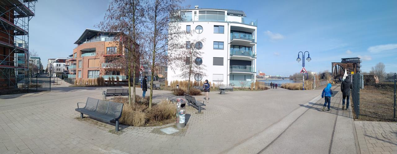Aaron - Privatunterkunft Magdeburg Exteriör bild
