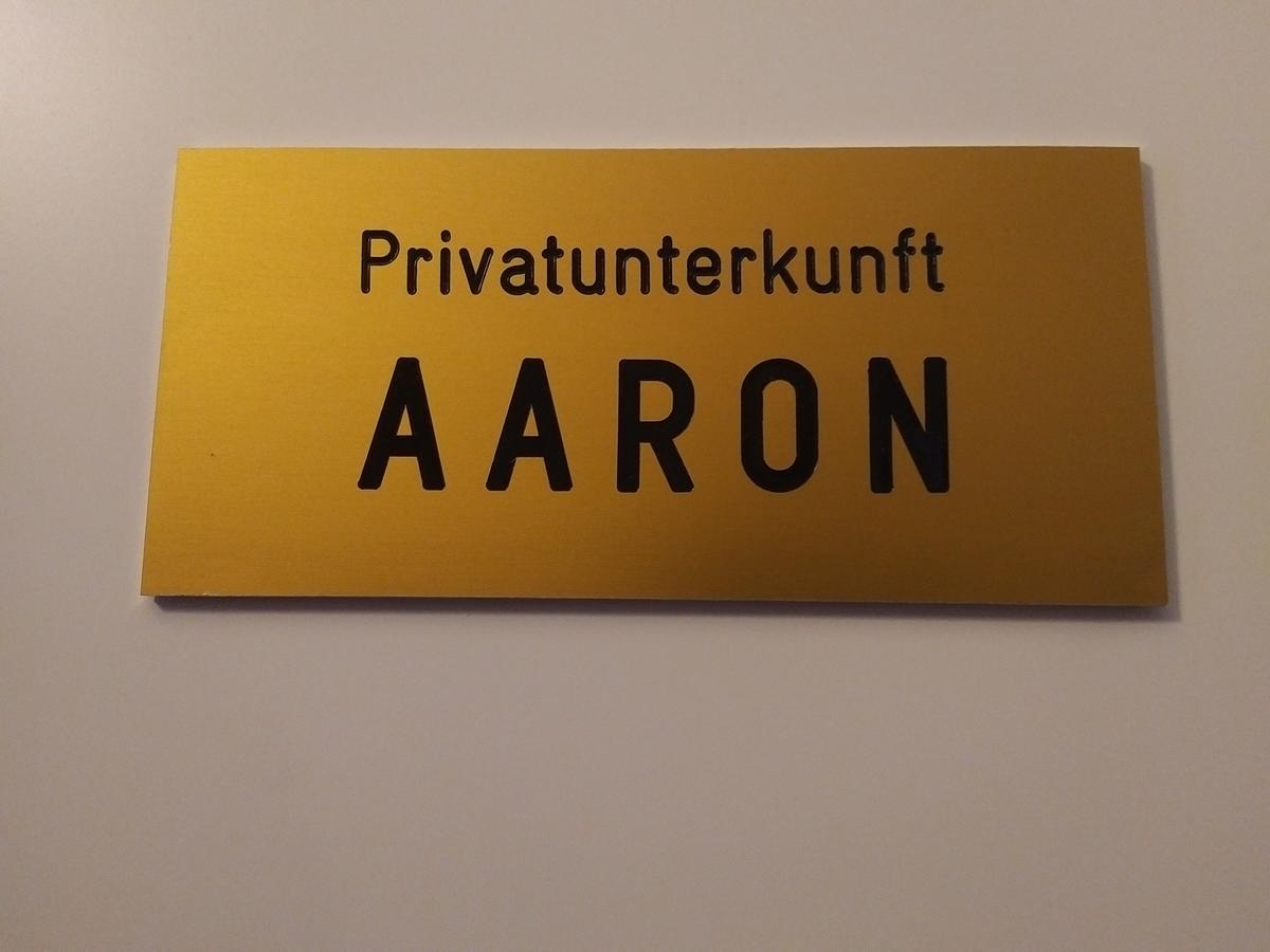 Aaron - Privatunterkunft Magdeburg Exteriör bild